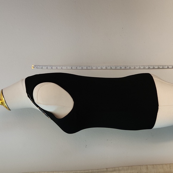 Finity sleeveless tank size small - Picture 4 of 8